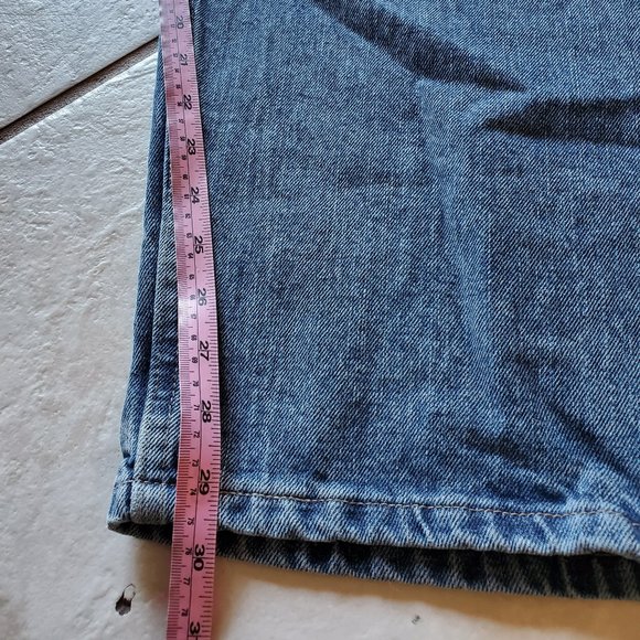 Wrangler Relaxed Fit 46 x 30 - Picture 8 of 9